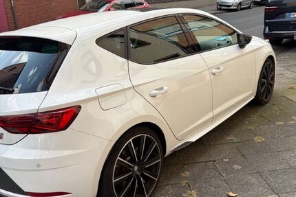 Seat Leon 105.000 km 18.000 &euro; Mönchengladbach 41065
