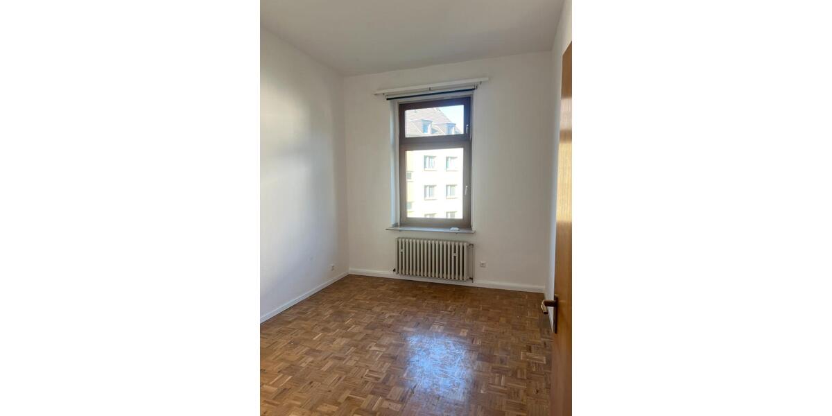 Etagenwohnung Duisburg - 3.5 Zimmer, 110 m&sup2;, 990&euro; | Angebot:26365978