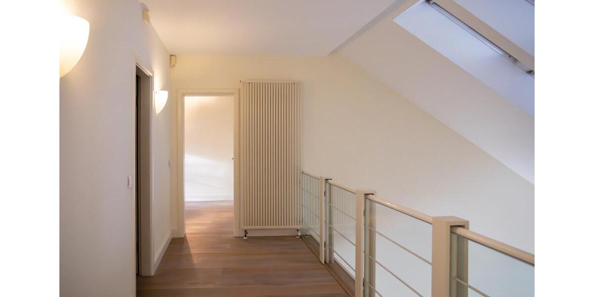 Einfamilienhaus Düsseldorf Stadtbezirk 8 - 9 Zimmer, 360 m&sup2;, 5.500&euro; | Angebot:26646583