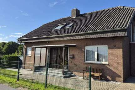 Haus Moers Rheinkamp - 5 Zimmer, 160 m&sup2;, 1.500&euro; | Angebot:27445275