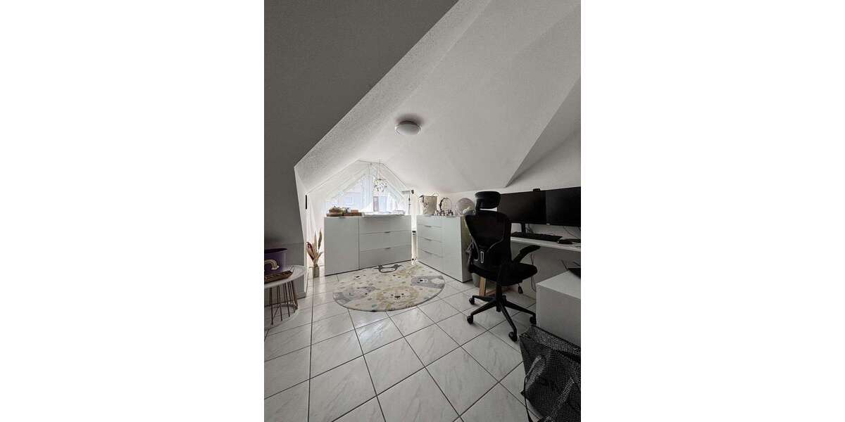 Etagenwohnung Grevenbroich - 3 Zimmer, 85 m&sup2;, 240.000&euro; | Angebot:27444527