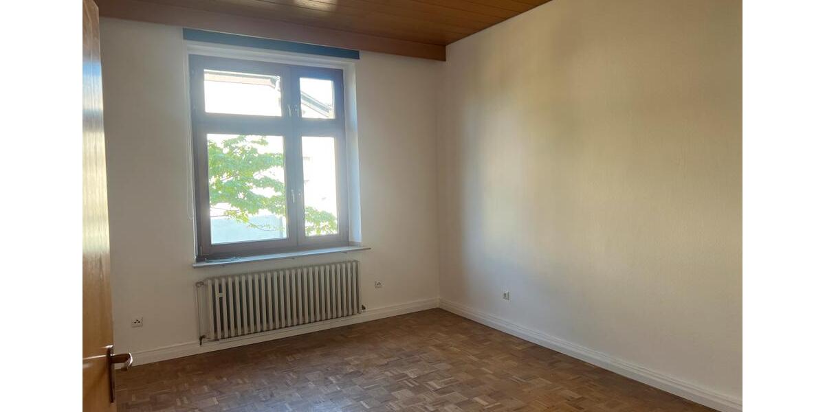 Etagenwohnung Duisburg - 3.5 Zimmer, 110 m&sup2;, 990&euro; | Angebot:26365978