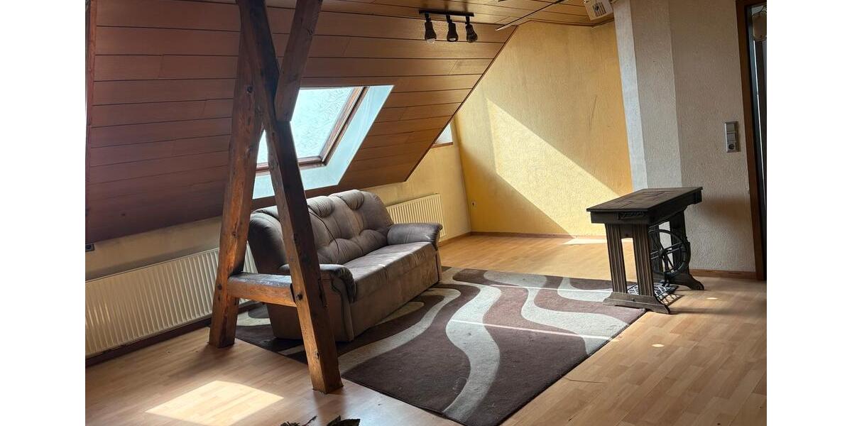 Dachgeschoßwohnung Krefeld Gartenstadt - 6 Zimmer, 109 m&sup2;, 330.000&euro; | Angebot:27413714
