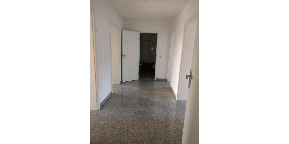 Etagenwohnung Krefeld - 3 Zimmer, 78 m&sup2;, 139.000&euro; | Angebot:27204273
