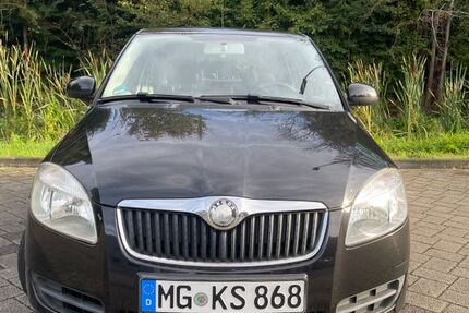 Skoda Fabia 208.486 km 800 &euro; Mönchengladbach 41063
