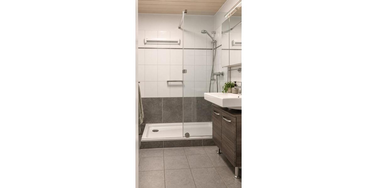 Etagenwohnung Krefeld Gellep-Stratum - 3 Zimmer, 96 m&sup2;, 285.000&euro; | Angebot:27452055