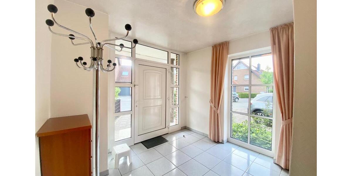 Einfamilienhaus Neuss Allerheiligen - 8 Zimmer, 175 m&sup2;, 3.000&euro; | Angebot:26548062